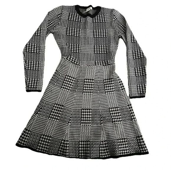 Women’s Max Studio Plaid Long Sleeve Sweater Dress Size Small - Picture 1 of 5